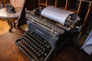 LONZ MANSION TYPEWRITER HISTORICAL ANTIQUE MUSEUM RENTAL LAKEFRONT EXHIBIT